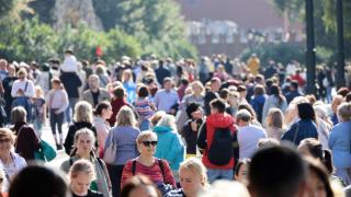 La población sigue creciendo gracias a la migración.