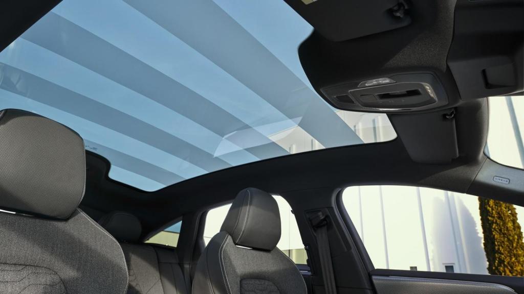 El techo del Audi A6 Avant e-tron puede oscurecerse o aclararse.