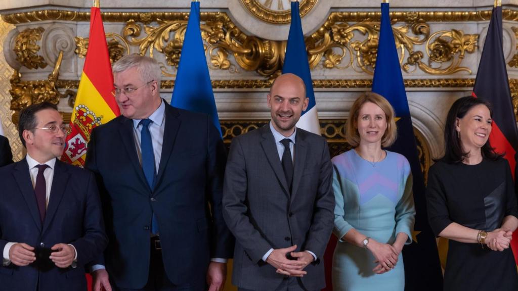El ministro de Exteriores español, José Manuel Albares; el ucraniano, Andrii Sybiha; el francés, Jean-Noel Barrot; la Alta Representante de la UE, Kaja Kallas; y la alemana, Annalena Baerbock