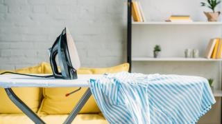 Imagen de archivo de una plancha de ropa.