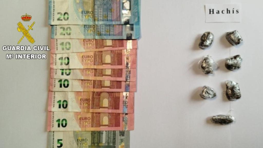 Detienen a un vecino de Gondomar (Pontevedra) de 27 años por tráfico de drogas