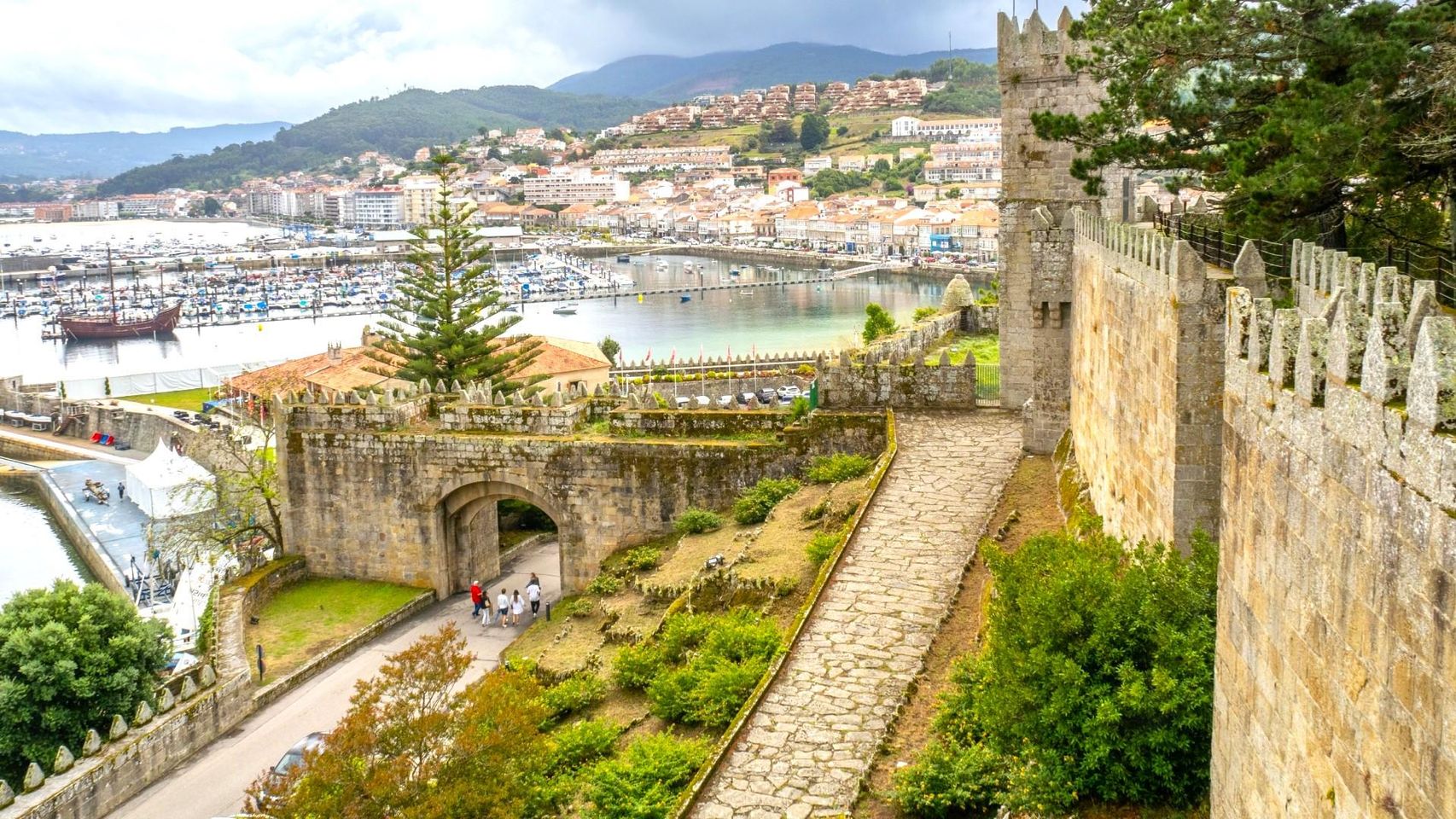 El encantador pueblo cerca de Vigo donde se come muy bien: "De los ...
