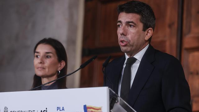 El presidente de la Generalitat Valenciana, Carlos Mazón, y la consellera de Hacienda y Economía, Ruth Merino, imagen de archivo. Europa Press / Rober Solsona