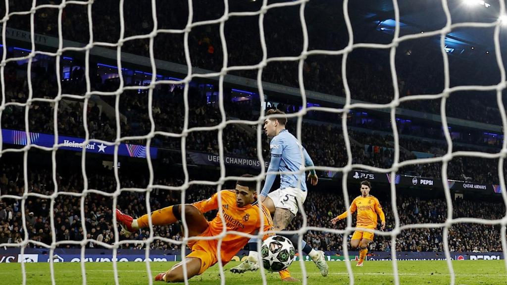 Bellingham anota el gol de la victoria contra el Manchester City en el descuento