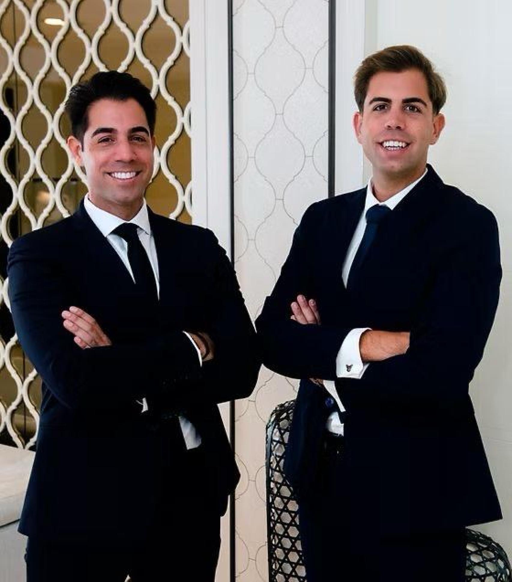 Lázaro y Antonio González, impulsores de Parkholi.