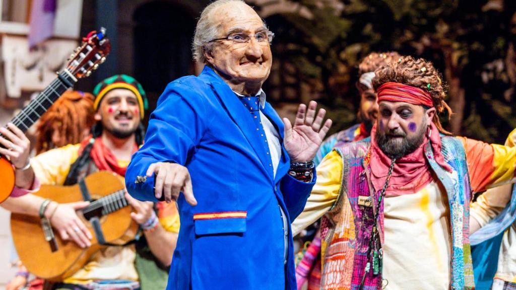 El alcalde de Málaga, Francisco de la Torre, 'carnavalizado'.