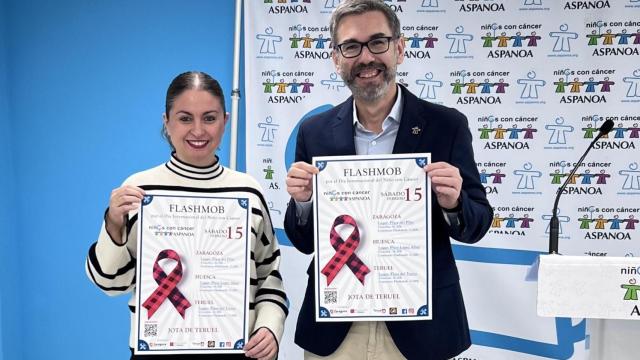 Sara Caballero, de Jotéate, y Gabriel Tirado, presiente de Aspanoa