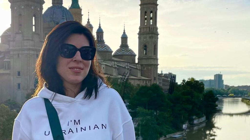 Natasha Ivzhenko, con la basílica del Pilar de fondo.