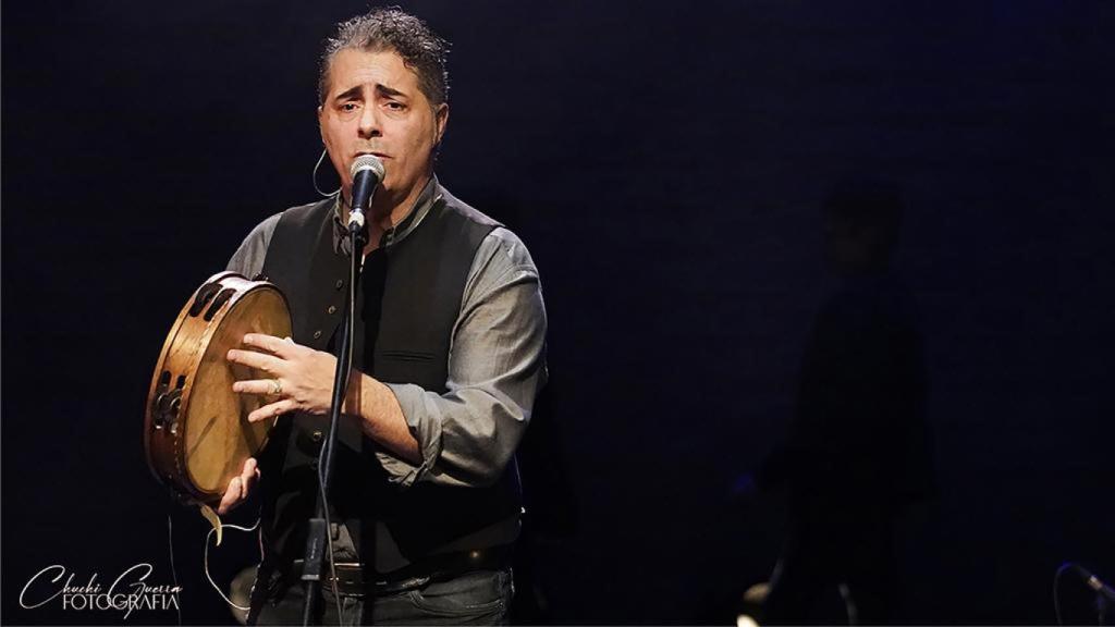 Ángel Lévid actuando.