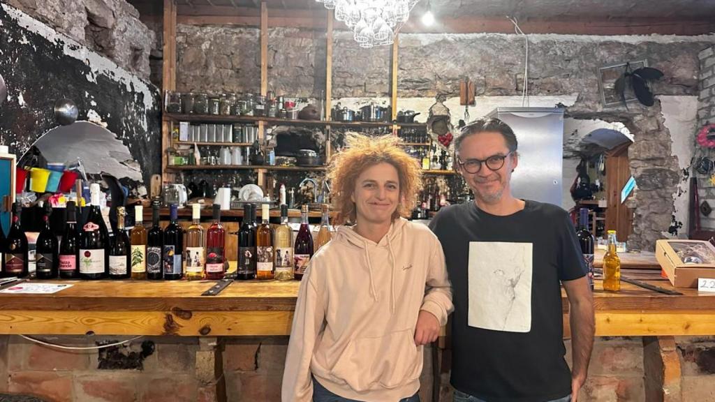 Los dueños de la destilería Habaja.