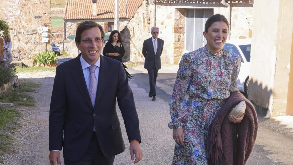 José Luis Martínez-Almeida con su mujer, Teresa Urquijo.