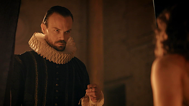 El actor Robert Besta encarna al compositor en el documental 'Carlo Gesualdo. Honor, asesinatos y madrigales' (Andreas Morell, 2019), producido por el canal Arte