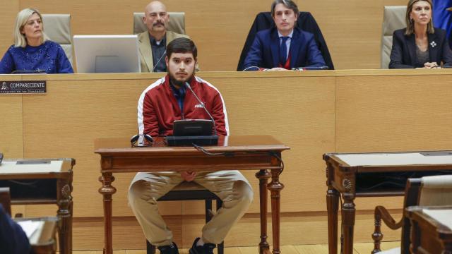 Mohamed Houli Chemlal, uno de los dos terroristas supervivientes de los atentados yihadistas  del 17-A en Cataluña, compareció este jueves en la Comisión de Investigación sobre los Atentados en el Congreso de los Diputados.