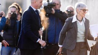 Rubiales, en la Audiencia Nacional junto a su abogada, Olga Tubau.