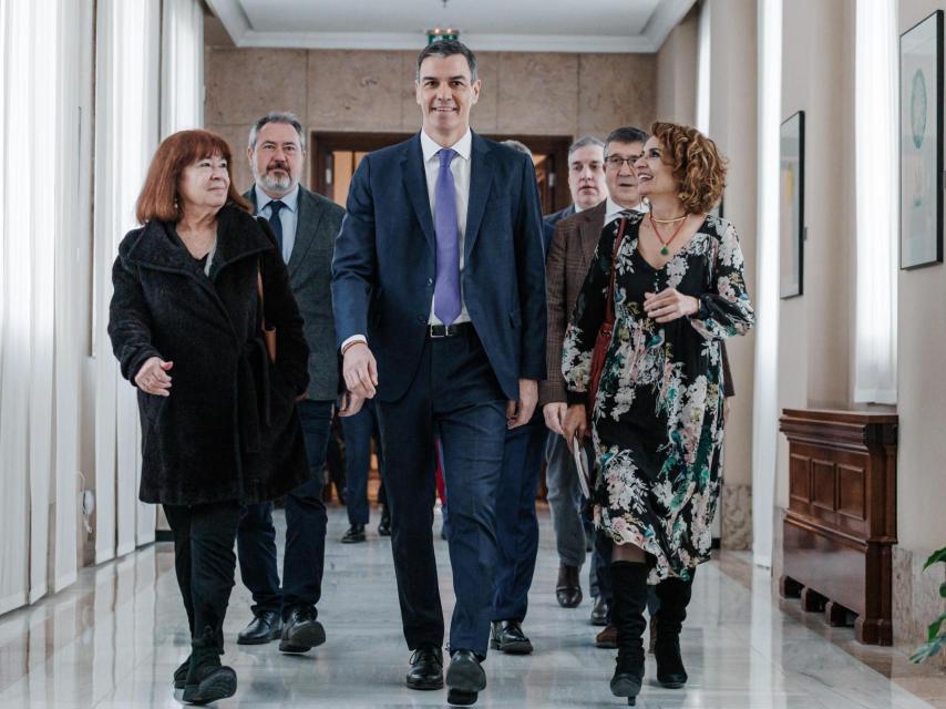 Pedro Sánchez y María Jesús Montero, en el Congreso.