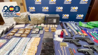 Armas, móviles y drogas incautadas a los Trinitarios de Torrejón.