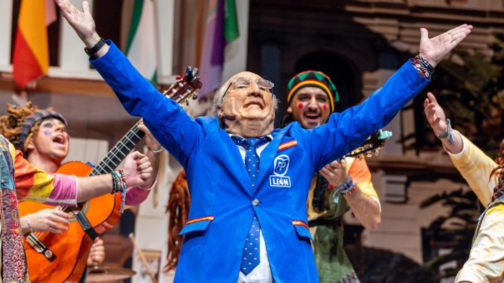 #COACMLG 5ª preliminar | La familia León saca músculo para demostrar que la murga malagueña está muy viva