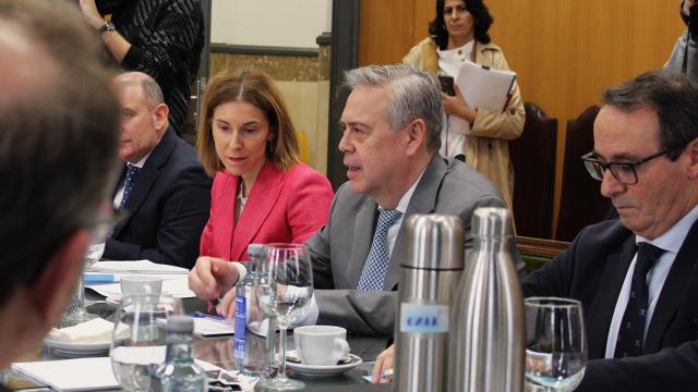 El conselleiro de Sanidade, Antonio Gómez Caamaño, durante la reunión mantenida con el Fiscal Superior de Galicia.