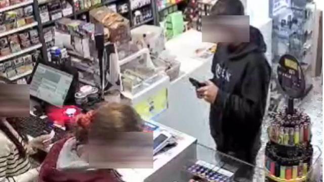 Detenido por estafas en una decena de locales de Pontevedra y A Coruña.