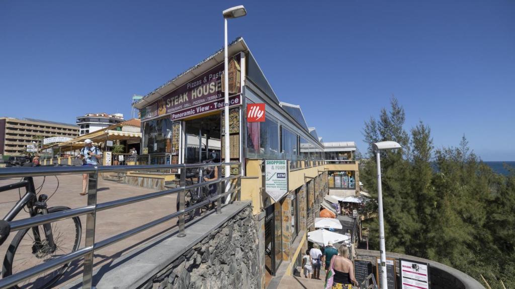 Centro comercial Tropical de Playa del Inglés donde el detenido aseguró haber tirado una parte de los restos de su esposa.