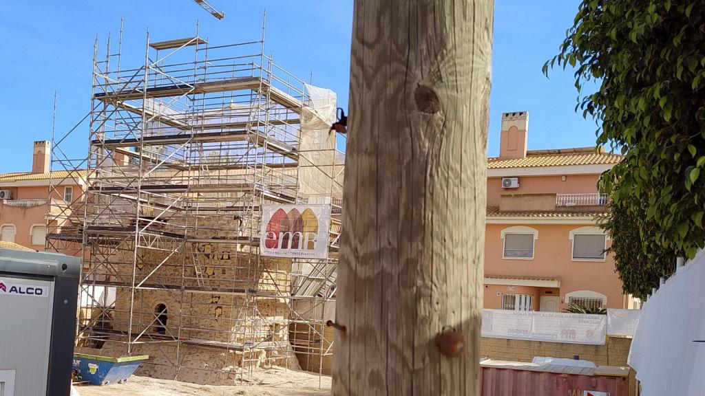 La Torre Placia está a la mitad de su desmontaje.