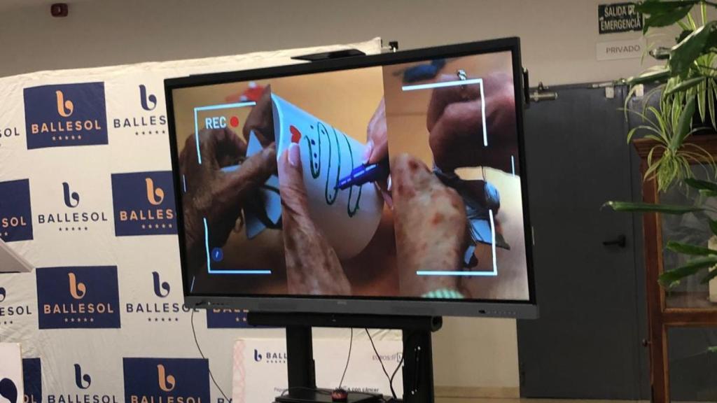 Vídeo sobre el 'Rastrillo de la Ilusión' realizado por los residente de Ballesol Puerta del Carmen