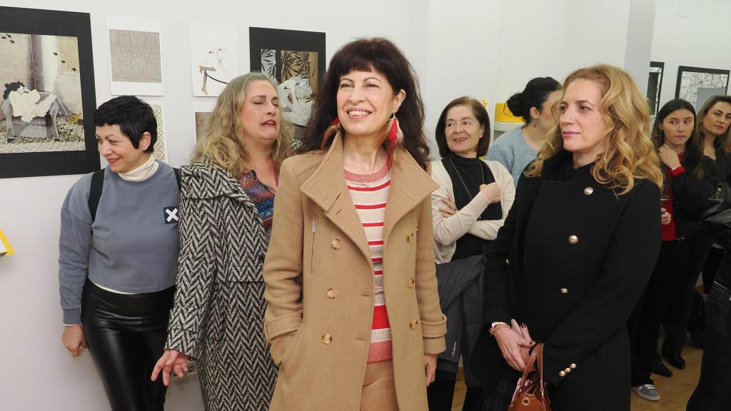 La ministra de Igualdad, Ana Redondo, visita la exposición 'Ocupar el espacio' de la plataforma Mujeres Artistas Profesionales de Valladolid