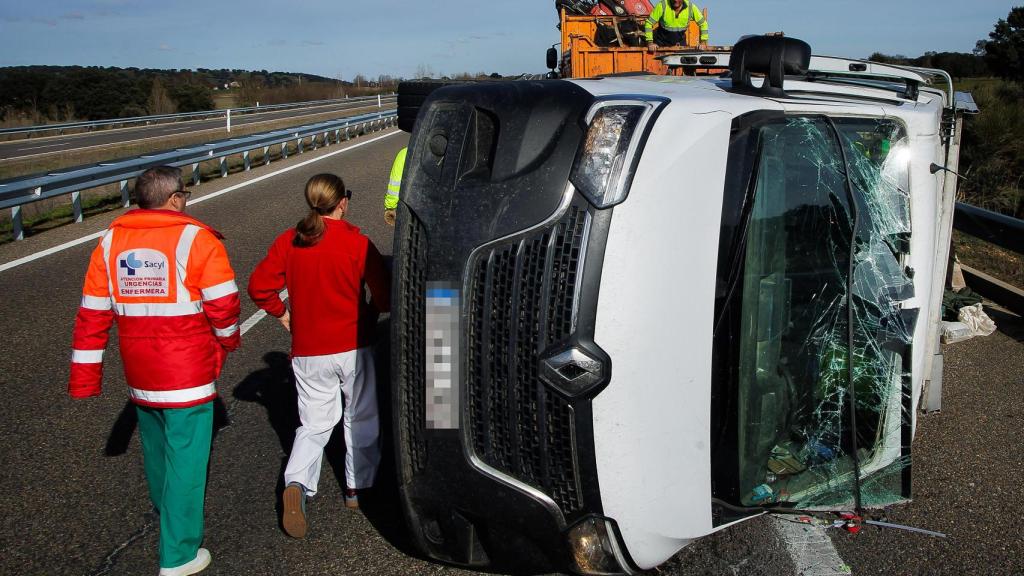 La furgoneta siniestrada en la provincia de Salamanca