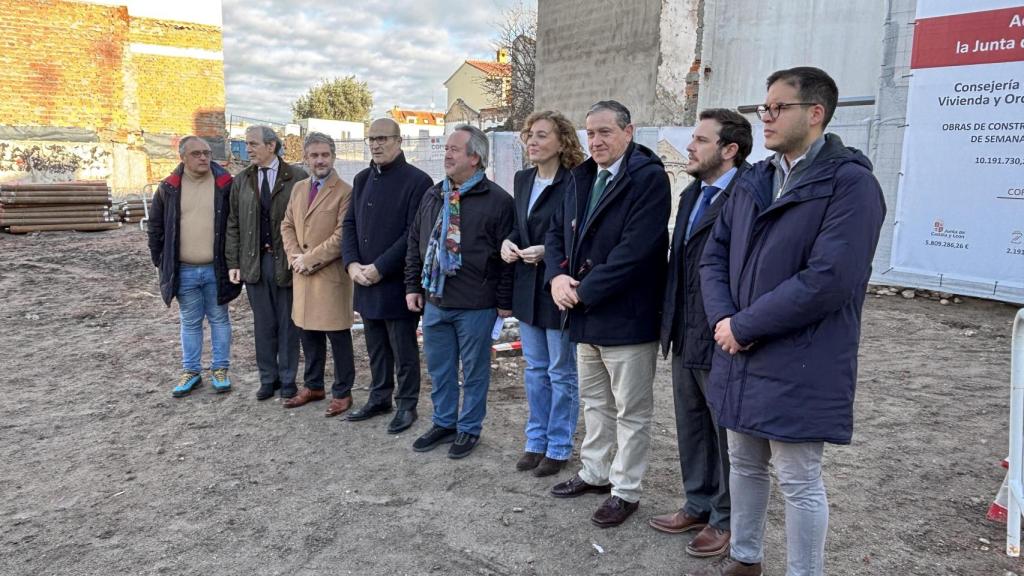 Visita del alcalde de Zamora, Francisco Guarido, a las obras del Museo de Semana Santa