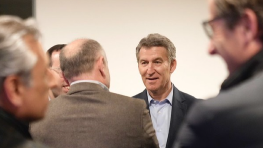 El líder del PP, Alberto Núñez Feijóo, el jueves en una cena con la asociación Empresa Familiar de Lérida.