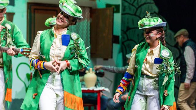 Algunas chicas de la murga juvenil.