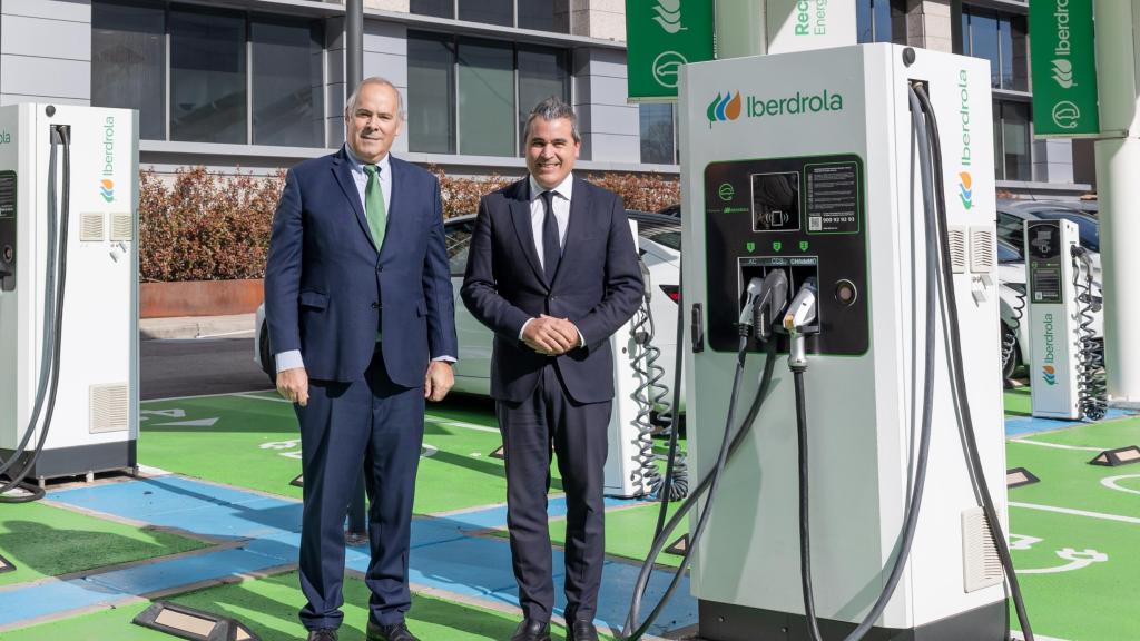 Mario Ruiz-Tagle, CEO Iberdrola España y Tafall Presidente de Anfac, en la sede de la energética en Madrid.