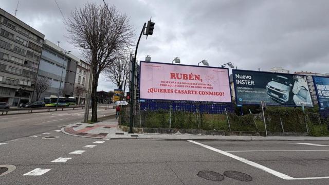 La mejor propuesta de matrimonio: Una valla de 8 metros en Vigo en el Día de San Valentín