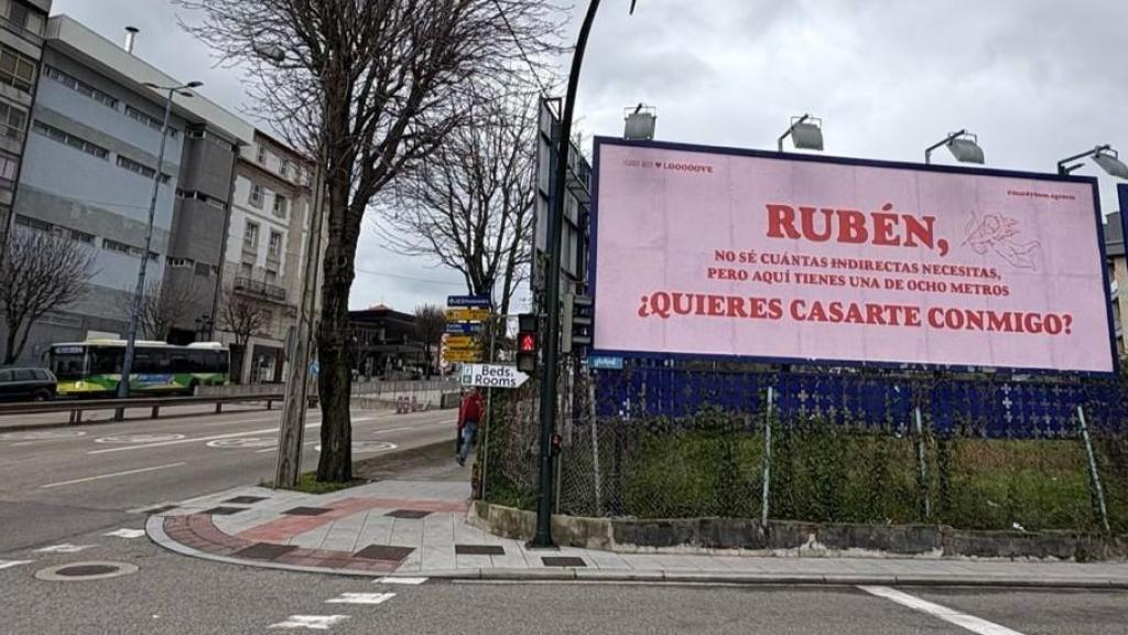 La mejor propuesta de matrimonio: Una valla de 8 metros en Vigo en el Día de San Valentín