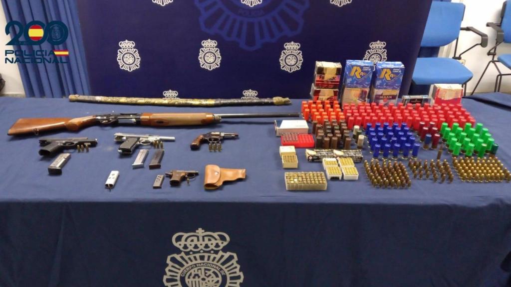 Material intervenido por la Policía Nacional en la operación.