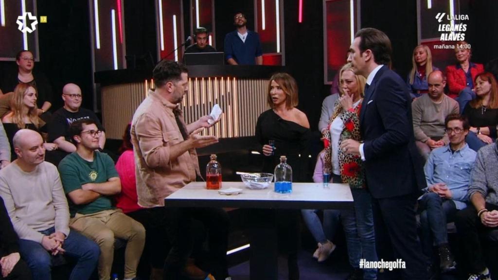 Raúl Massan, María Patiño, Belén Esteban y Miguel Lago en 'La noche golfa'.
