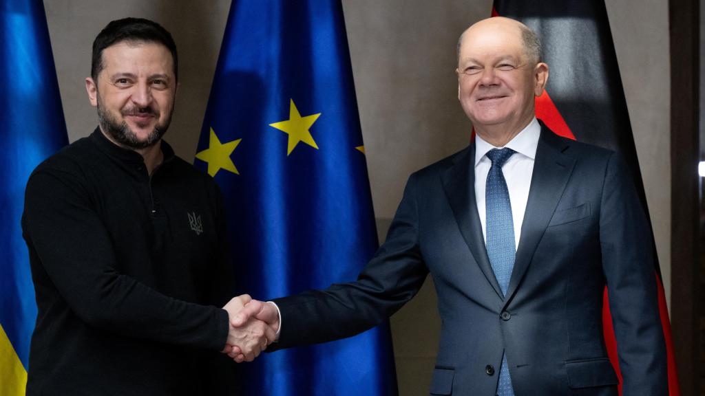 Volidimir Zelenski y Olaf Scholz, este sábado en Munich