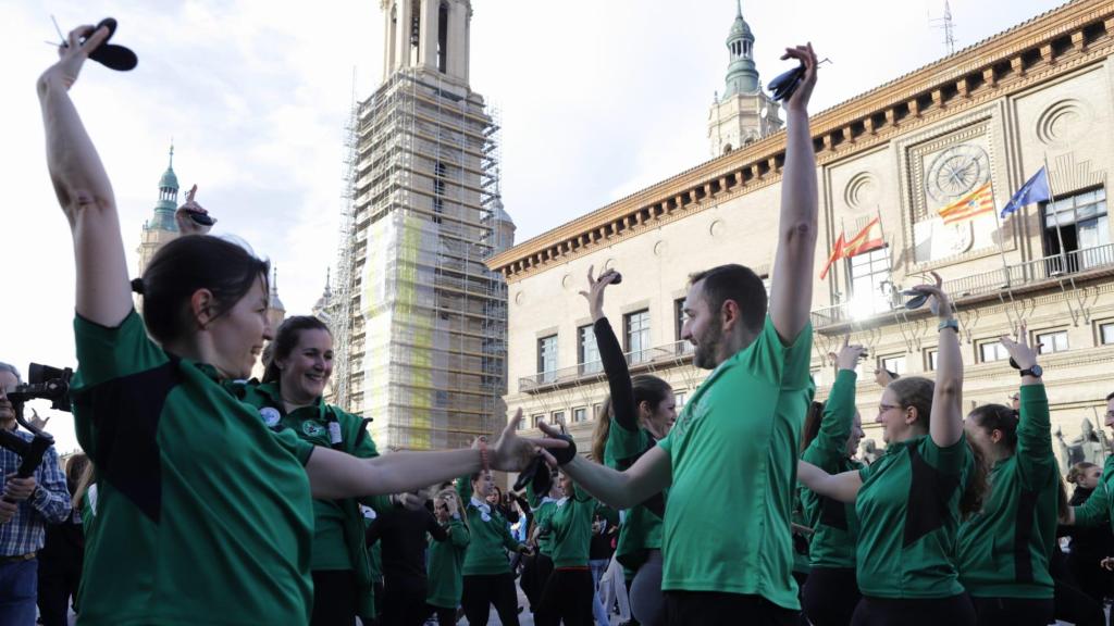 El flashmob ha vuelto a congregar a cientos de personas en el corazón de Zaragoza.