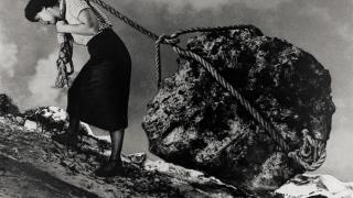 Grete Stern, 'Sueño n.º 15: Sin título, de la serie «Los Sueños»', fotomontajes. Buenos Aires,1949. Foto: Grete Stern. Archivo Grete Stern. (Gentileza Galería Jorge Mara -La Ruche)Foto: © Institut Valencià d’Art Modern, IVAM (Photo Juan García Rosell, IVAM)