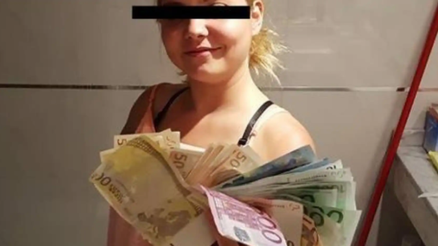 Una miembro de la organización búlgara de las cardarashis que fue desarticulada en Madrid, posa en sus redes sociales, mofándose del dinero ganado con el robo de móviles.