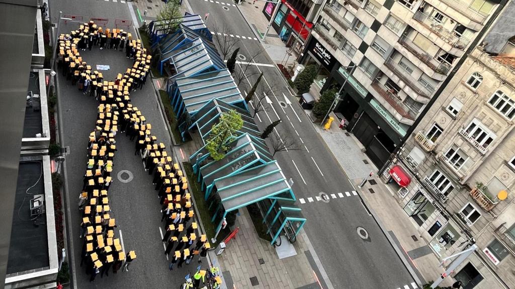 Vigo crea un gran lazo humano por el Día Internacional del Cáncer Infantil