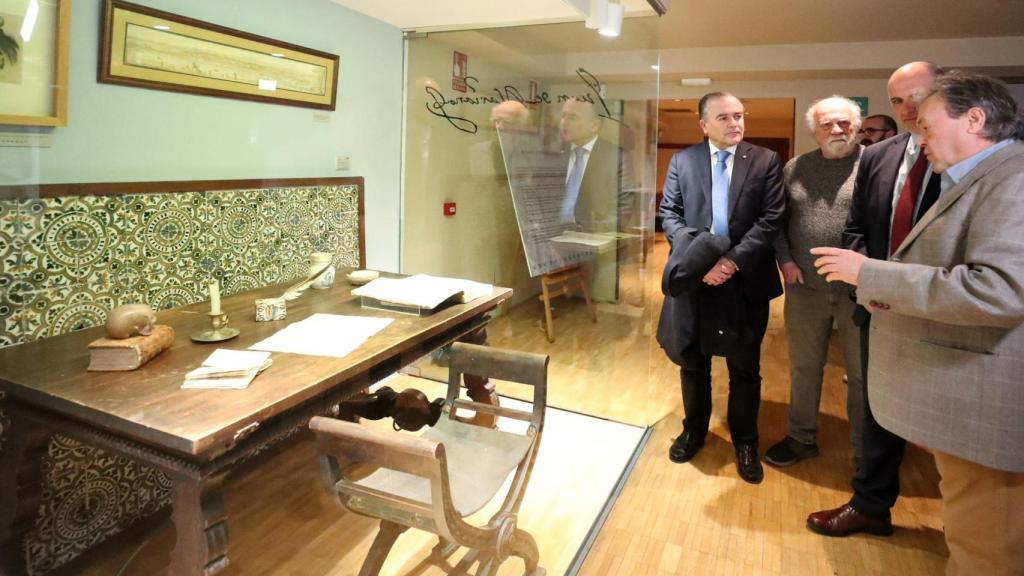 Inauguración de la exposición de cerámica que reivindica la figura de Juan de Mariana.