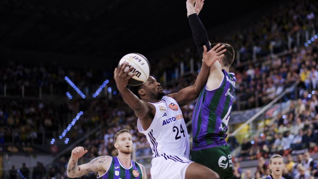 Andrés Feliz, en una entrada a canasta.