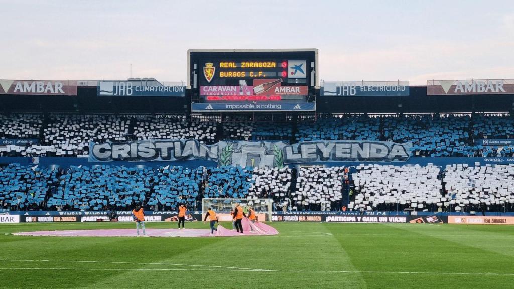 Tifo a Cristian Álvarez.