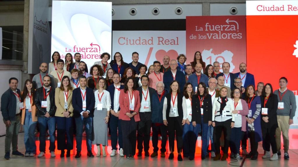 Foto de familia en el 19 Congreso Provincial del PSOE de Ciudad Real.