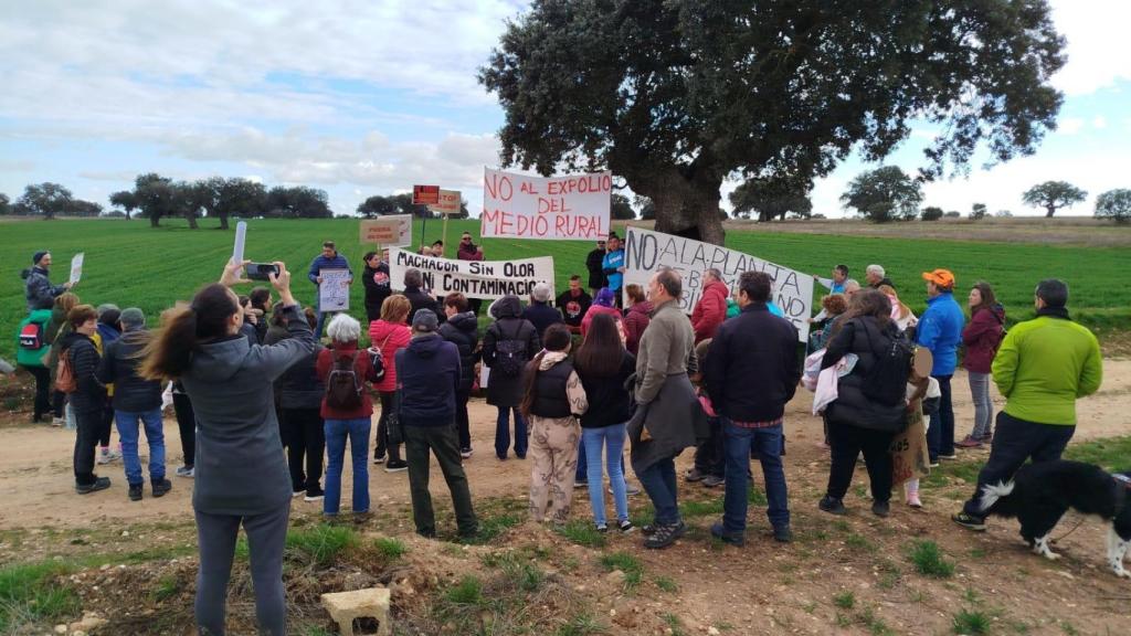 Protesta en Machacón contra la construcción de una planta de biometano