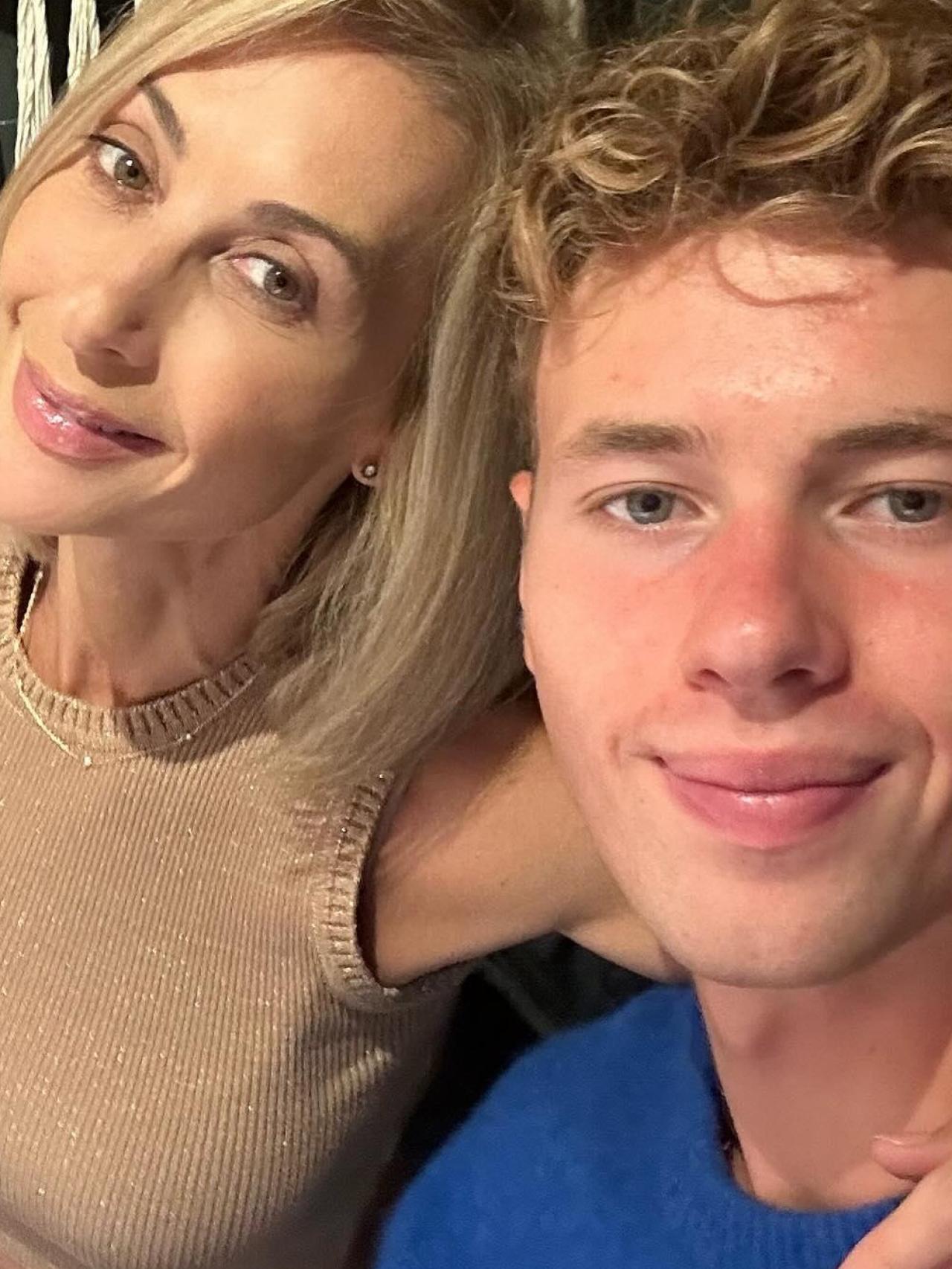 Mónica Pont y su hijo Javier en una imagen de sus redes.