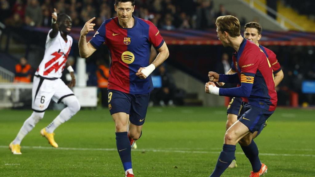 Lewandowski celebra su gol contra el Rayo Vallecano.