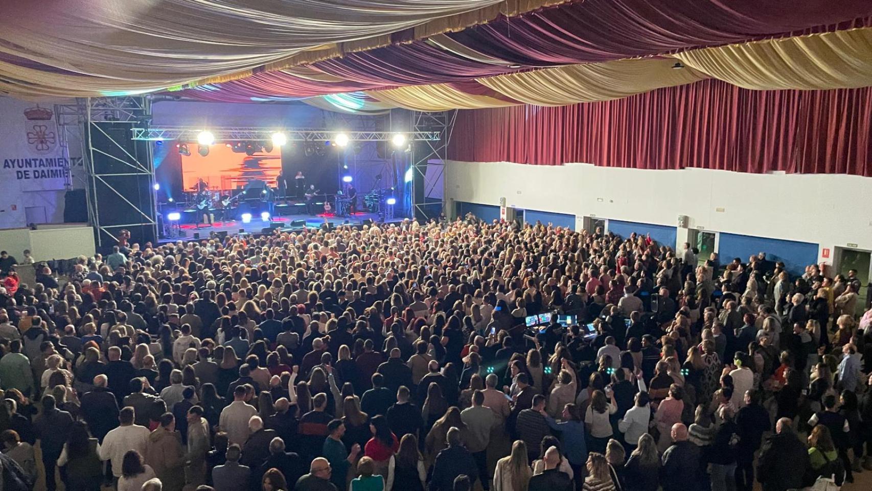 El Arrebato pone a bailar a 1.400 personas en Daimiel