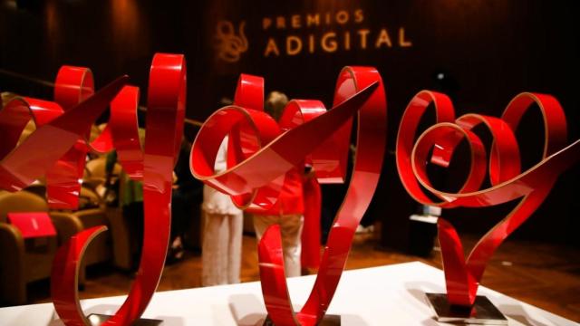 Estatuillas de los premios Adigital.